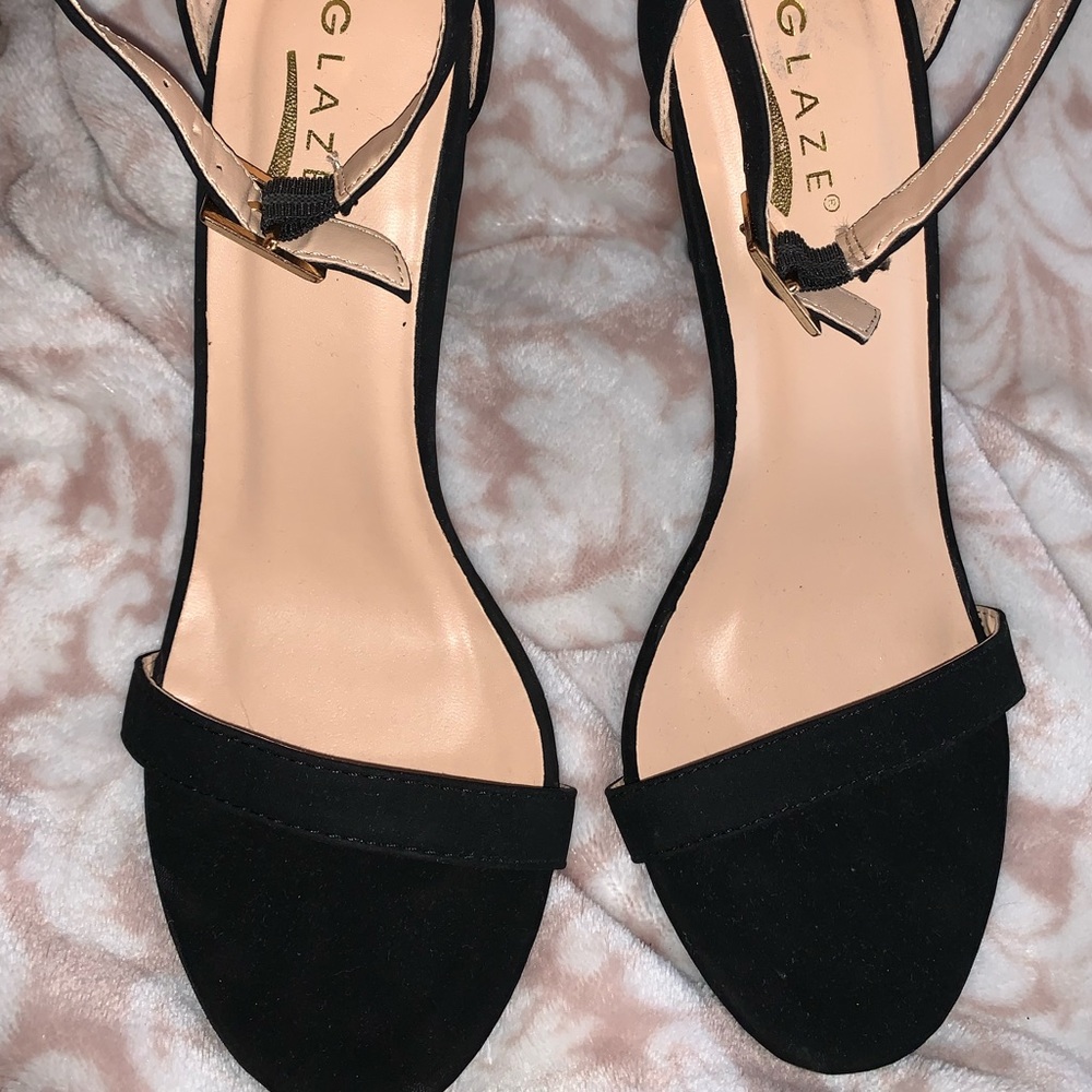 Heels 👠✨🖤 ! - Picture 2 of 5